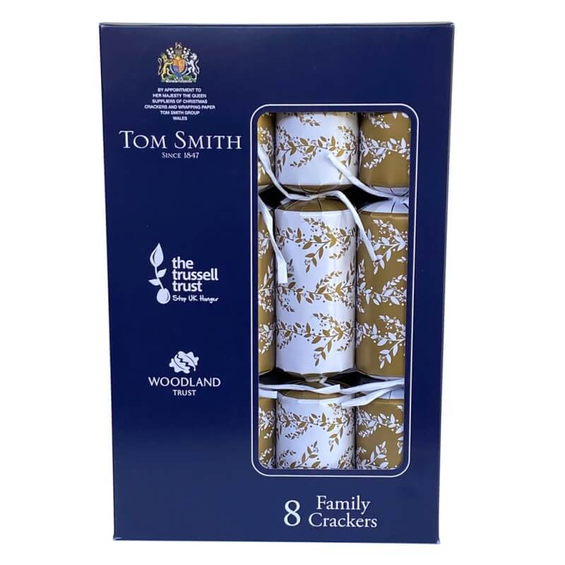 Tom Smith Christmas Crackers Gold and White with Foliage Family Crackers 8 x 12.5 Inch 200g
